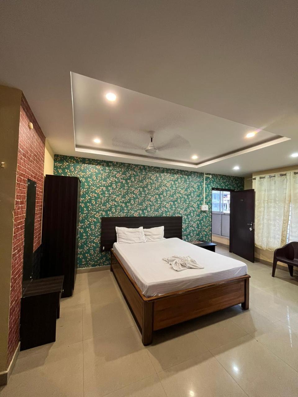 ホテル H K Residency Near Kalakshetra グワーハーティー エクステリア 写真